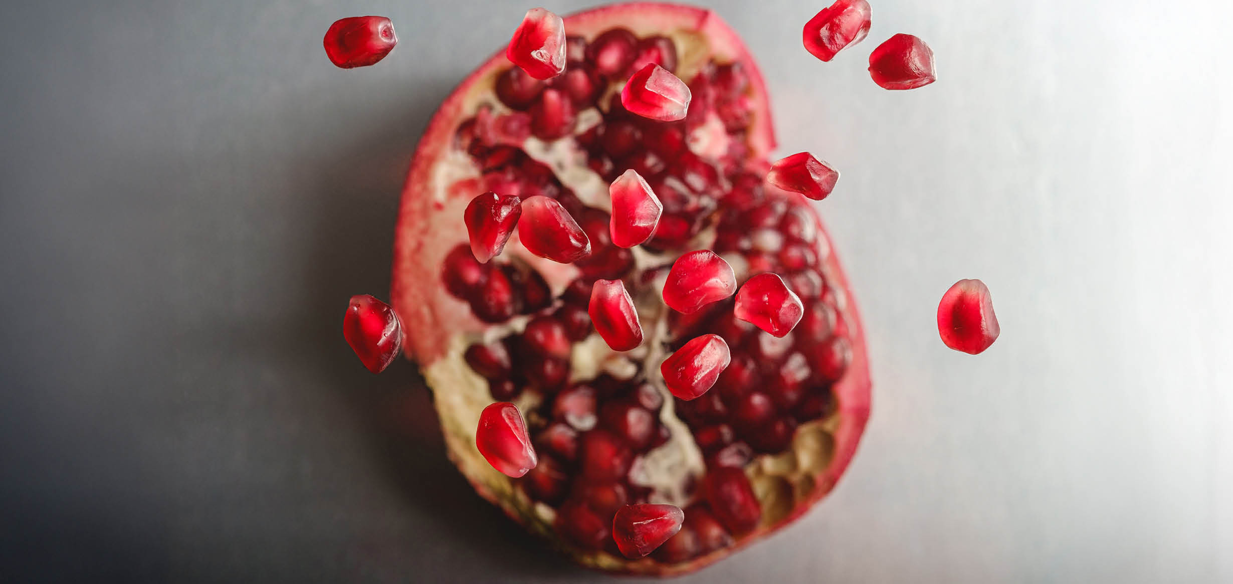 aufgeschnittener Granatapfel aufgeschnittener Granatapfel